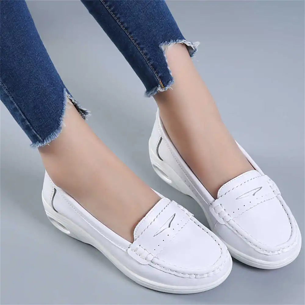 Thick Sole Slipon White Traine - Tech Accessories Suppliers 评论和价格