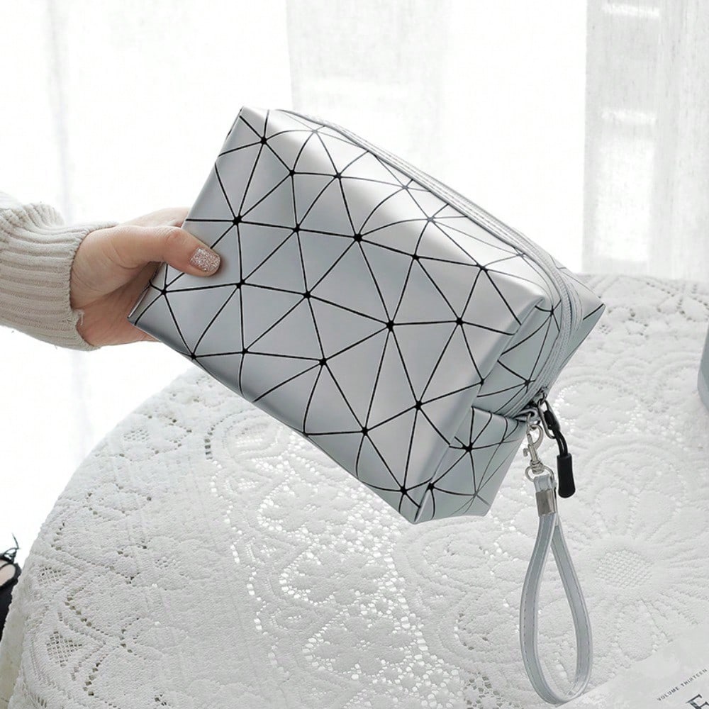 Geometric Luminous Makeup Bag  - Tech Accessories Travel Case 评论和价格