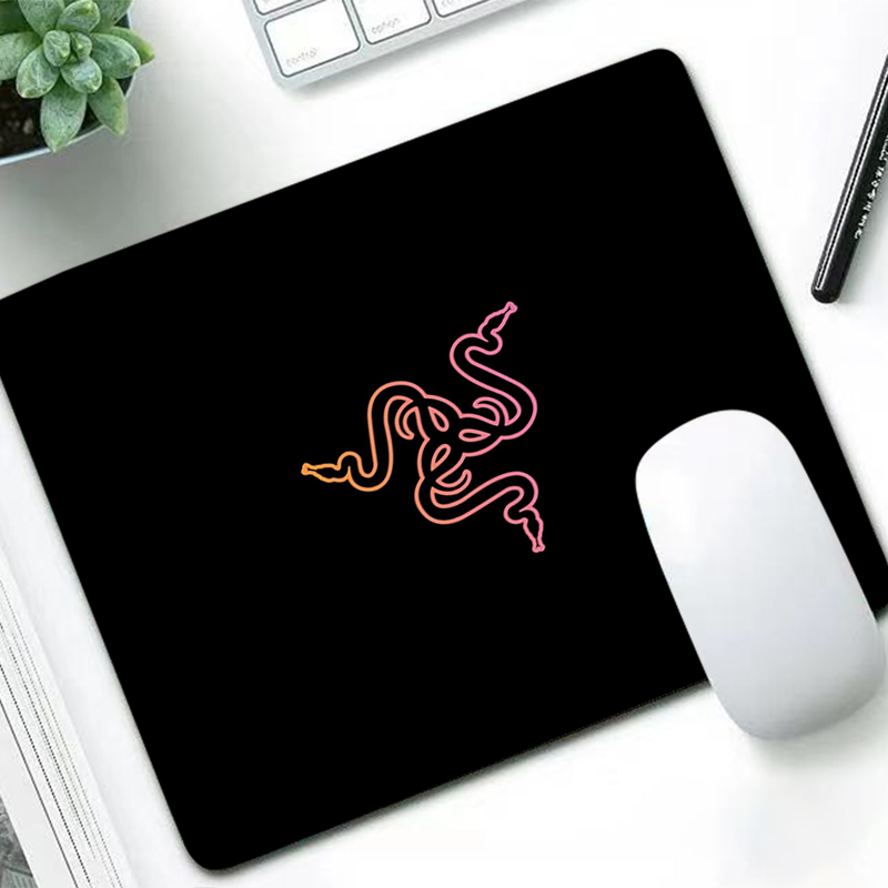 Razer Luxury Mouse Pad Anime G - Tech Accessories For Office Desk 评论和价格